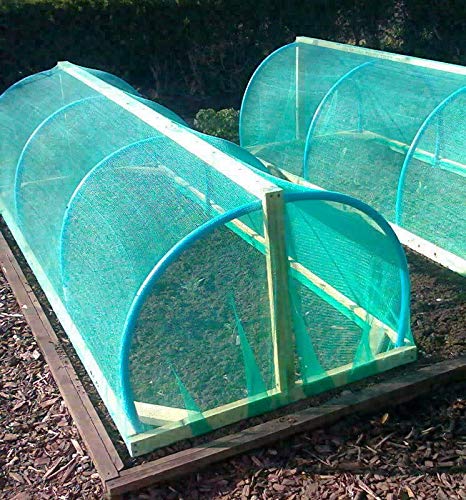 Green or Blue Construction Scaffolding Debris Netting 2M X 50M Protection Netting For Crops, Plants, Gardening And Debris.